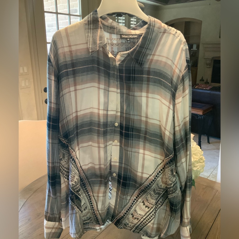 Tolani Collection Long-Slv Plaid Top Embroidery A354820